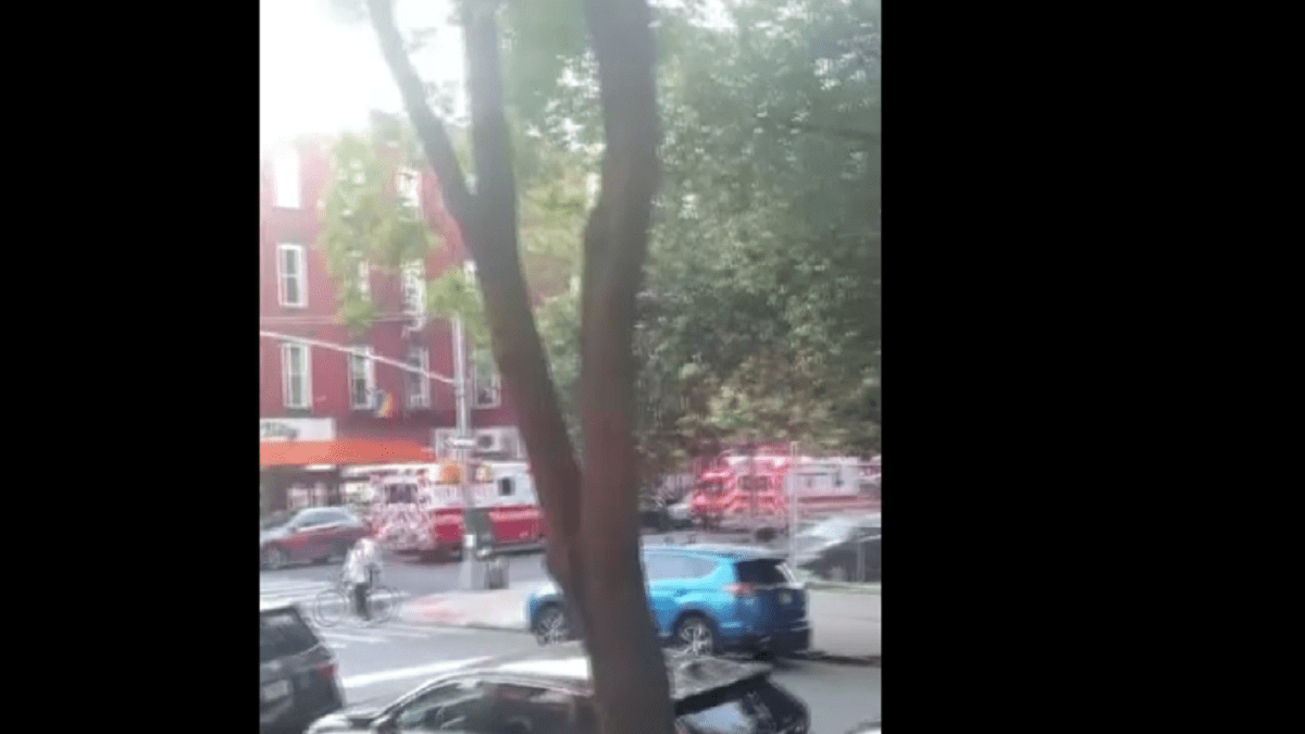 1 Dead, 4 Injured in Car Accident in Brooklyn – NBC New York