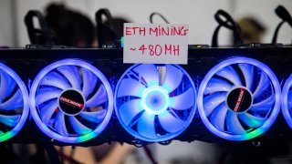 People Attend Crypto Expo Amid Huge Drop In Valuations