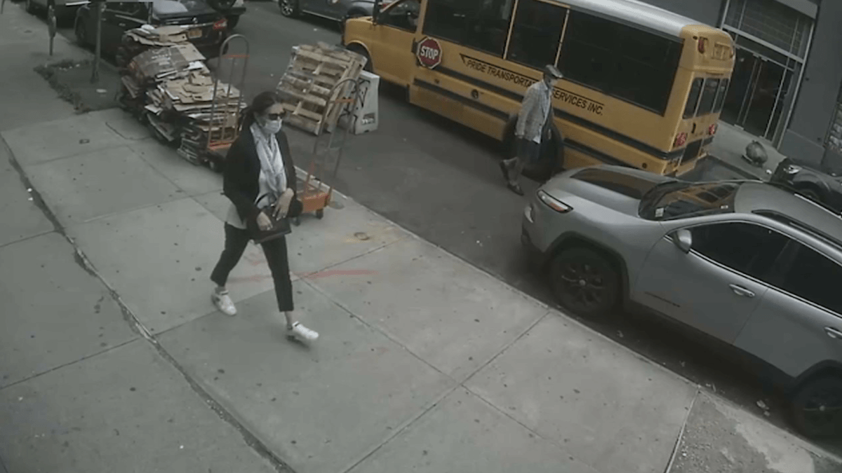 Thieves Steal ,000 in Cash After Distracting Brooklyn Woman – NBC New York