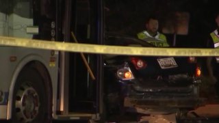 El conductor de otro automóvil resultó herido.