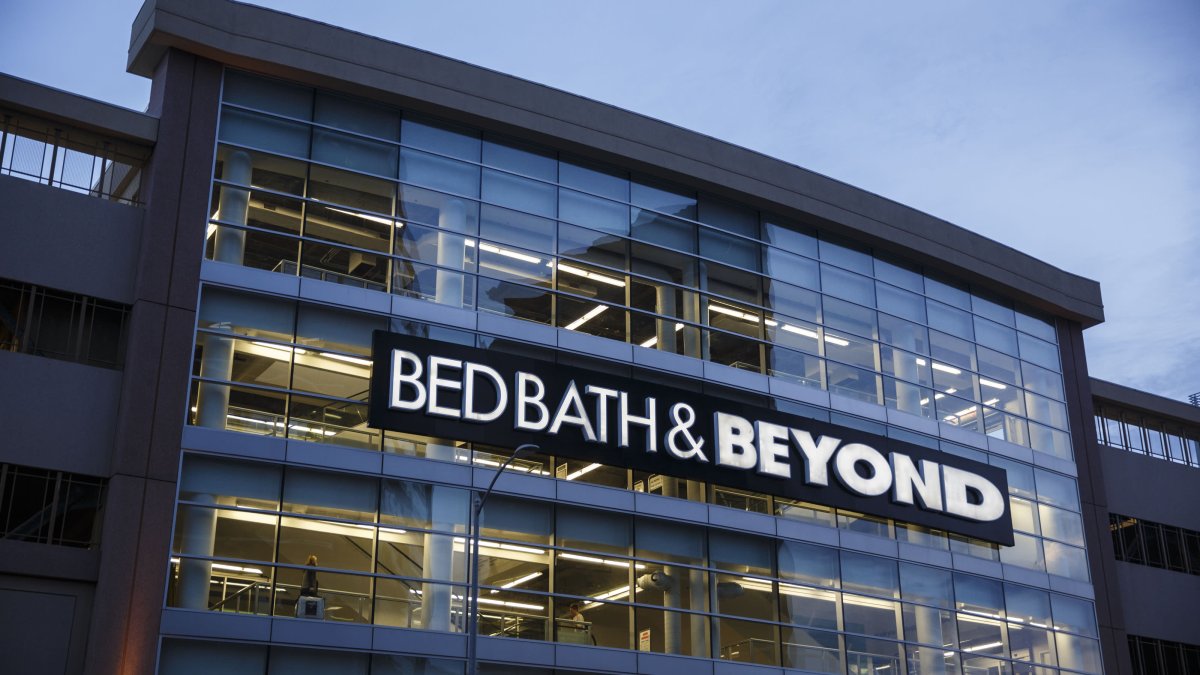 El CFO de Bed Bath & Beyond, Gustavo Arnal, muere al caer de un