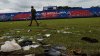 Investigan a policías tras estampida en partido de fútbol que dejó 125 muertos incluidos niños