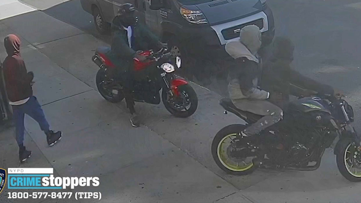 NYPD seeks teenagers on motorcycles for Bronx robberies – NBC New York