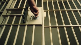 Luego de haber estado dos años fuera de la escuela, ahora el menor será procesado criminalmente por el presunto ataque a un estudiante.