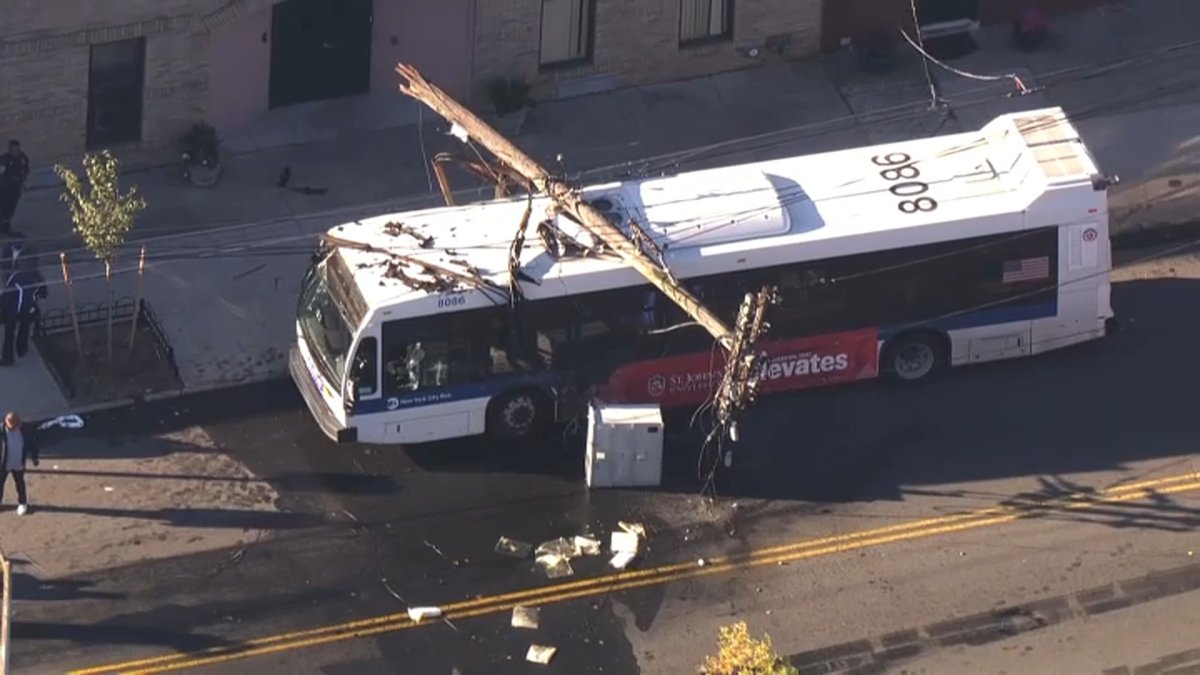 Gunman hijacks MTA bus, driver jumps out of window – NBC New York