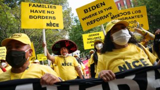 La reforma migratoria es una de las promesas sin cumplir del presidente Joe Biden (foto de archivo).