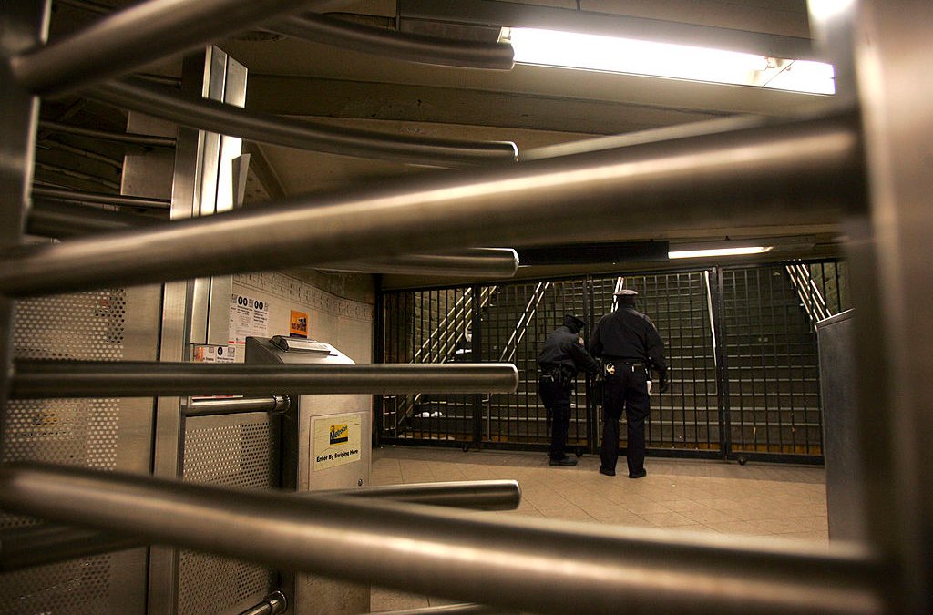 NYC subway passenger stops brawl, ends up stabbed – NBC New York