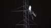 Avioneta queda colgando de una torre de tendido eléctrico en el condado Montgomery