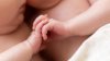 Arrestan a joven padre por presunto abuso de sus gemelas de solo cuatro semanas de nacidas