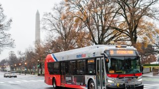 Metro comenzó a aumentar el servicio a lo largo de las rutas de Metrobus en Maryland, Virginia y Washington DC el domingo.