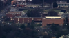 Policía: Activan cierre de emergencia en escuela secundaria Suitland por estudiante herido de bala