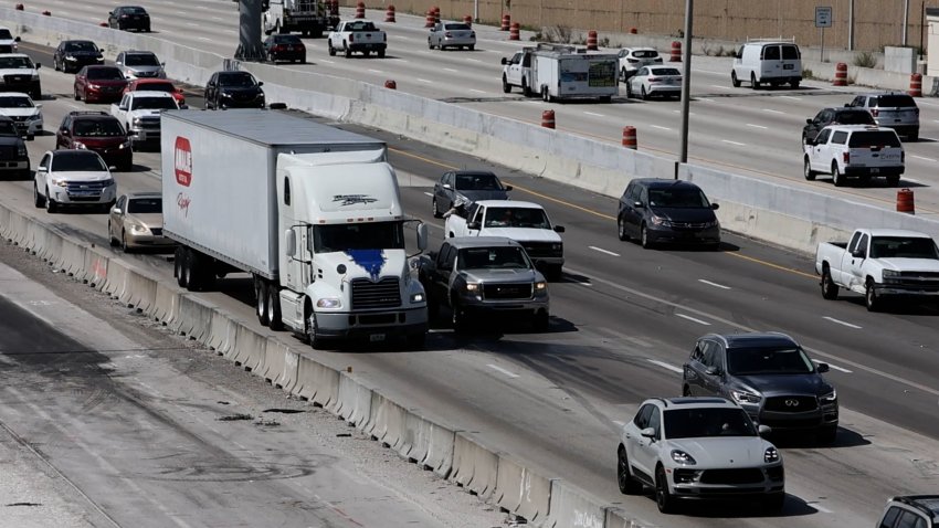 Nuevo proyecto de ley podría prohibir en Florida manejar por el carril izquierdo