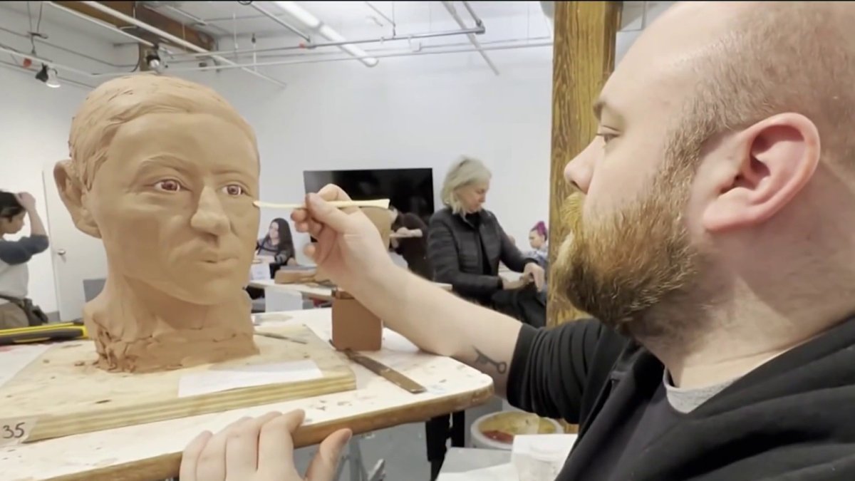 Art students work with human skulls in New York – NBC New York (47)