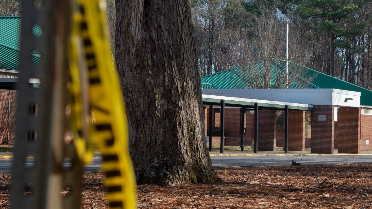 Maestra de Virginia herida de bala sabía que niño tenía arma en su mochila, según fuentes