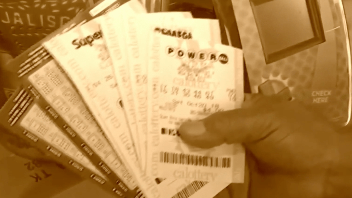 Estafan a anciana con $2,000 al prometerle un premio millonario de la lotería