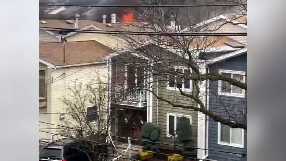 FDNY: Raging fire ravages homes on Staten Island, three firefighters injured