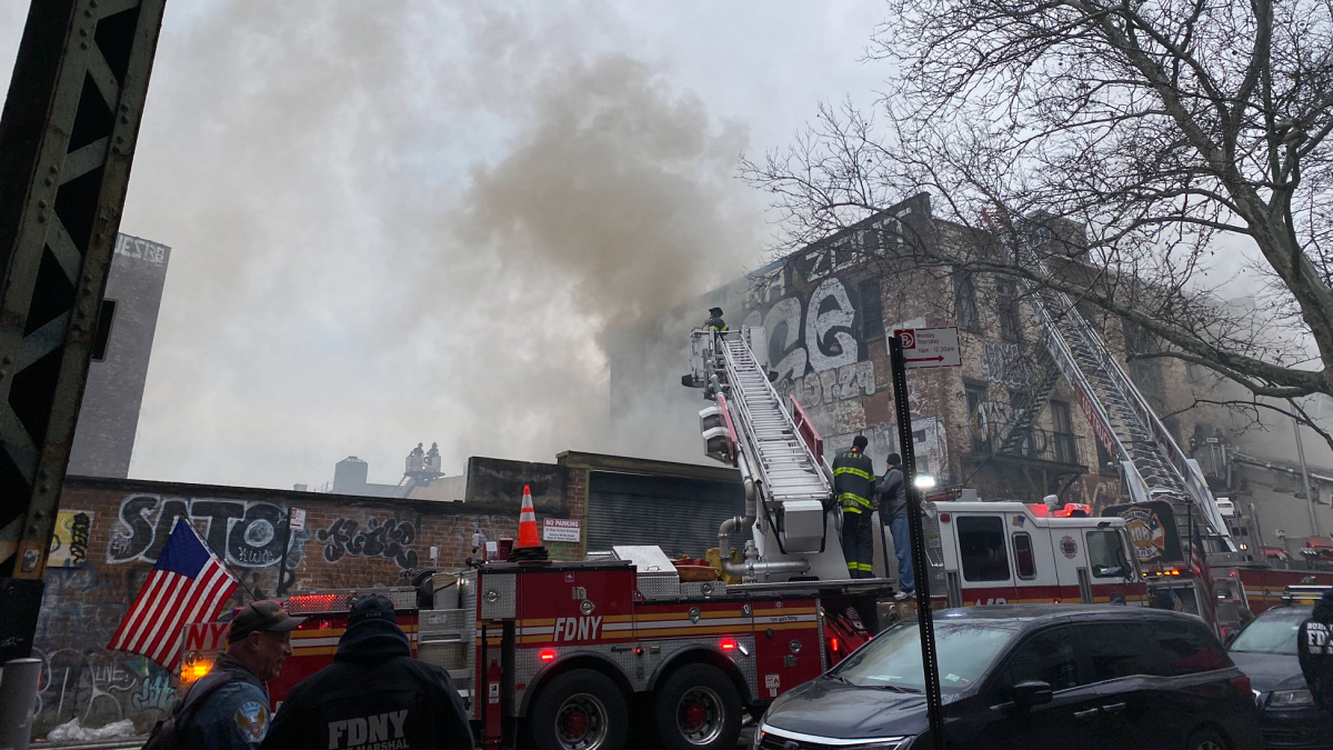 Brooklyn fire throws smoke over Williamsburg