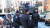 Instalan barricadas fuera de la Torre Trump mientras NYC se prepara para posibles protestas