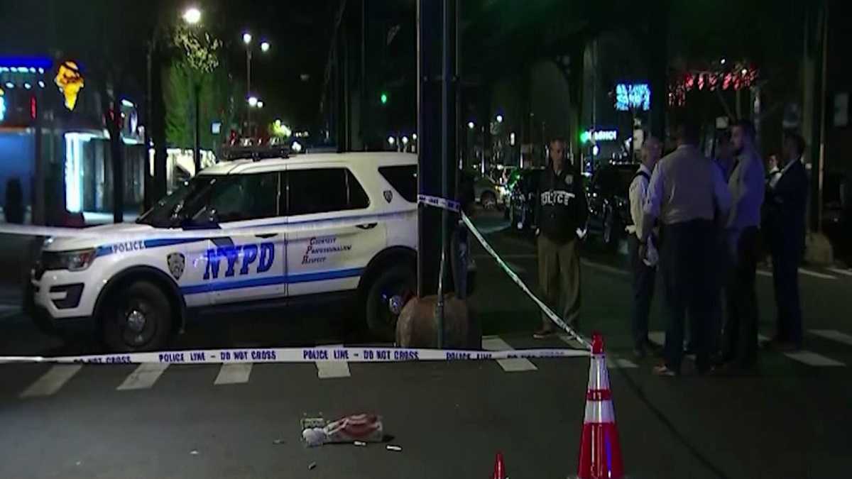 NYPD officers shoot three people in a few hours during a violent afternoon in New York