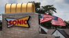 Sazón ilegal: mujer hispana halla bolsa de cocaína dentro de su hot dog