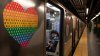 MTA celebra el Mes del Orgullo con tarjetas especiales de  MetroCard, calcomanías para trenes y más
