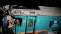Descarrilamiento de trenes deja más de 100 muertos en India