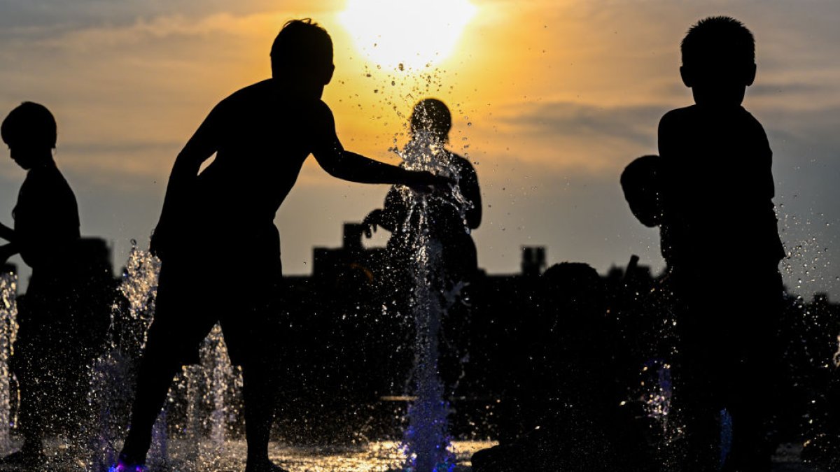 Hot Summer Days Ahead: Heat and Possible Storms in New York City Metropolitan Area