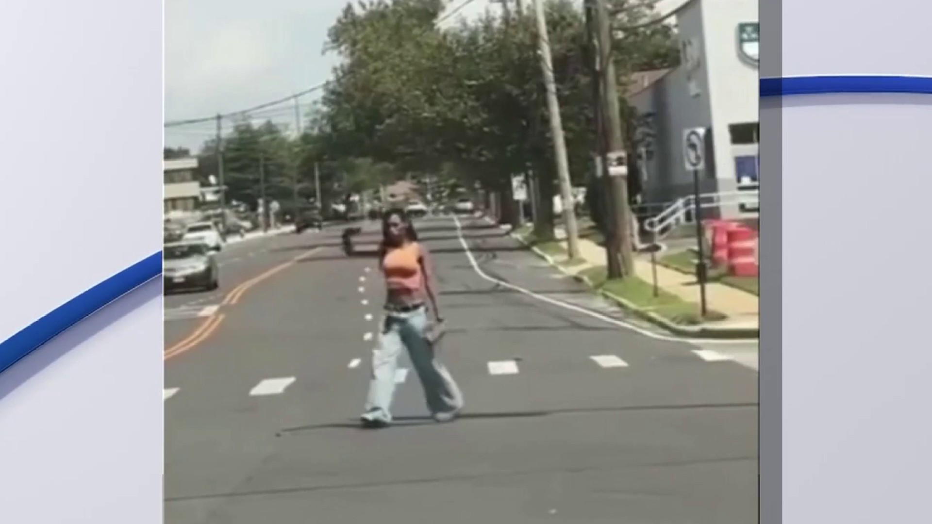 Mujer armada es atropellada por polic as en Long Island