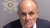 El exabogado de Trump, Rudy Giuliani, se entrega a las autoridades de Georgia