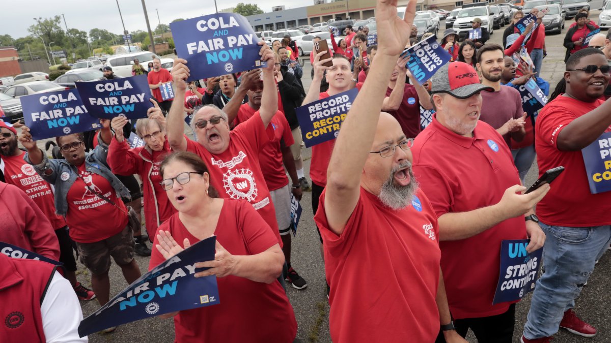 Former President Donald Trump Meets Striking Auto Workers in Michigan Instead of Participating in Republican Presidential Debate