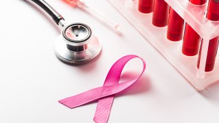Un prometedor ensayo clínico en la Clínica Cleveland está probando una nueva vacuna que evitaría el cáncer de mama triple negativo, la forma más agresiva y letal de la enfermedad.