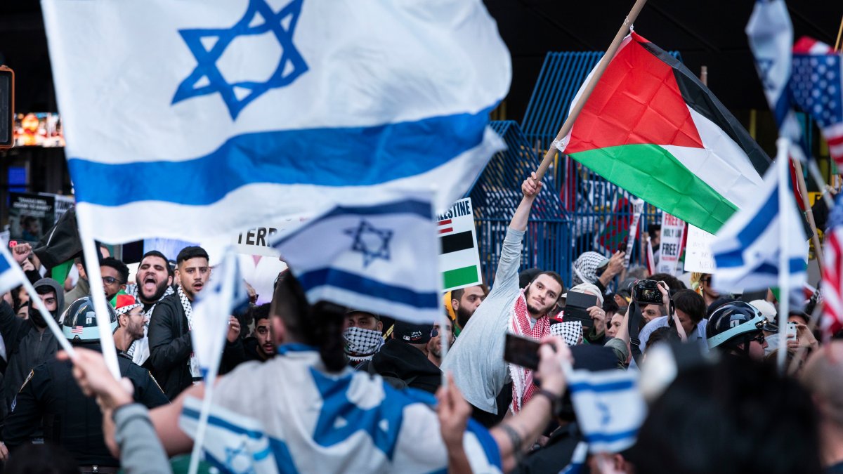 Divided Times Square: Protests for Palestine and Israel Erupt in New York City