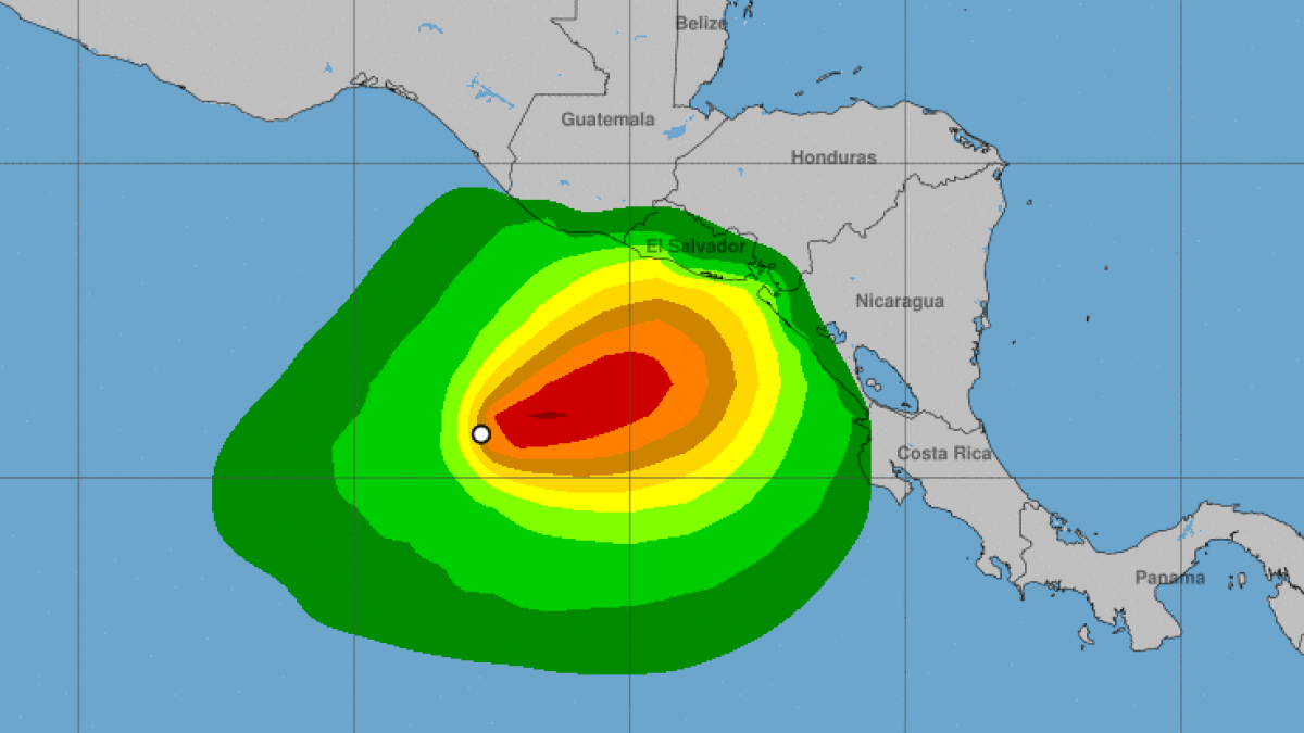 Toda la costa de El Salvador bajo vigilancia de tormenta tropical por depresión 19-E