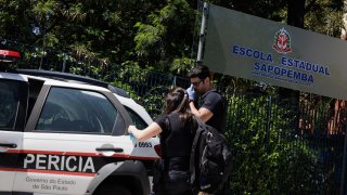 Una alumna muerta y tres más heridos deja un ataque a tiros en una escuela de Brasil