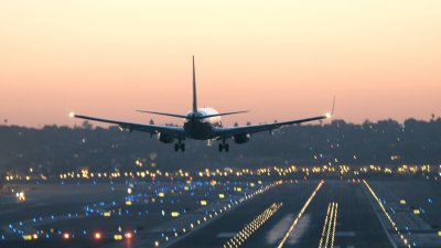 ¿Cuáles son las aerolíneas con más comodidades para los que viajan en familia?