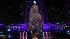 Iluminan el icónico árbol de Navidad del Rockefeller Center en medio de protestas