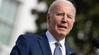 Biden: "Poner fin a la violencia contra las mujeres ha sido la causa de mi vida"