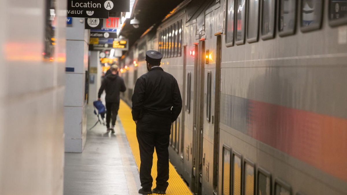 NJ Transit passengers will not be able to carry liquids, not even water, next Saturdays: here’s why