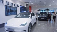 Tesla llama a talleres a más de 2 millones de autos para solucionar problemas con Autopilot