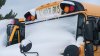 Escuelas y oficinas federales del DMV cierran el martes debido a tormenta de nieve