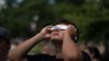 NY reparte gafas gratuitas para el primer eclipse solar en casi un siglo: aquí dónde