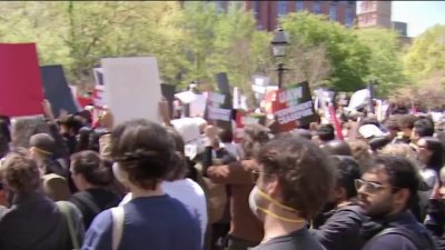 Anuncian más arrestos durante protestas propalestina en campus universitarios