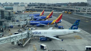 Aviones de JetBlue y Southwest