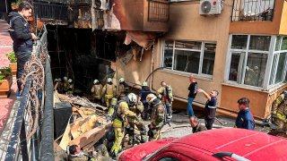 El incendio ocurrió en un club nocturno en Estambul este martes.