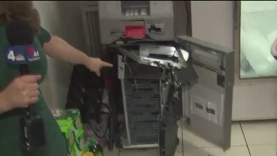Ladrones habrían robado 4 cajeros automáticos de tiendas de conveniencia en Adelphi