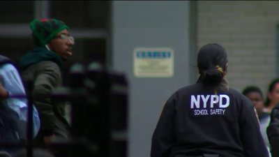 Dos estudiantes heridos tras pelea en una escuela de NYC