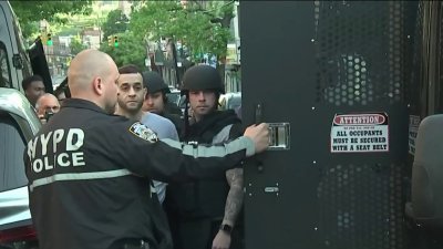 Arrestan 21 personas en redada contra drogas en Staten Island