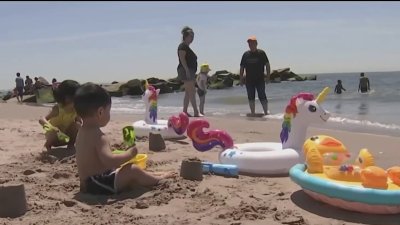 Inicia fin de semana feriado del Memorial Day: playas abren y muchos viajan