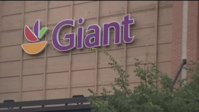 Giant prohíbe el uso de bolsos grandes en sus establecimientos