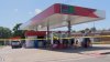 Identifican a hombre ultimado a tiros en gasolinera del condado Fairfax